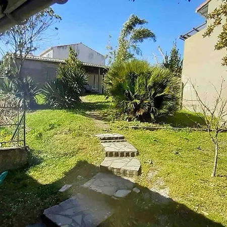 Сasa de vacaciones Maison De 3 Avec Terrasses Saint-Georges-de-Didonne